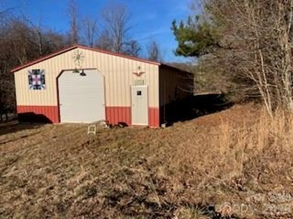 3391 Asbury Road Mount Airy NC 27030