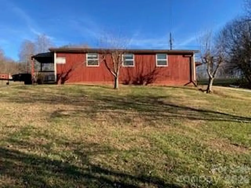3391 Asbury Road Mount Airy NC 27030