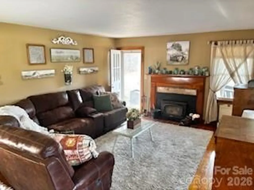 3391 Asbury Road Mount Airy NC 27030