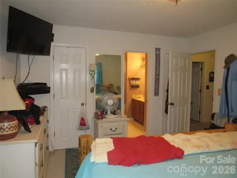 19 Westminster Drive Asheville NC 28804