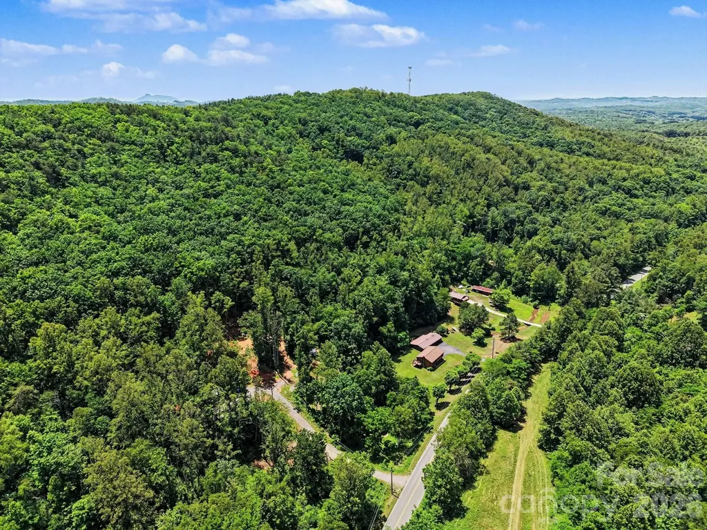 2828 E Pine Street Mount Airy NC 27030