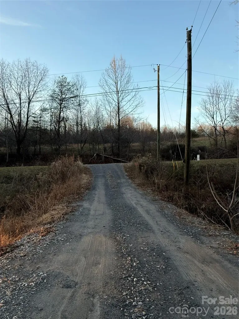 2828 E Pine Street Mount Airy NC 27030