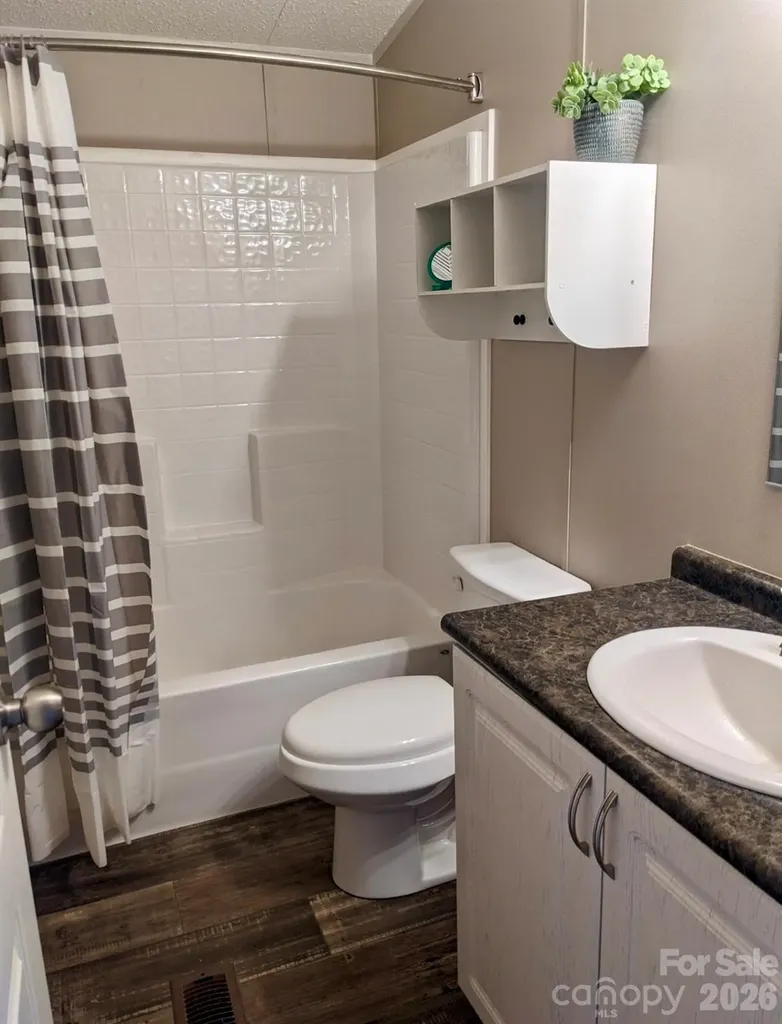 2828 E Pine Street Mount Airy NC 27030
