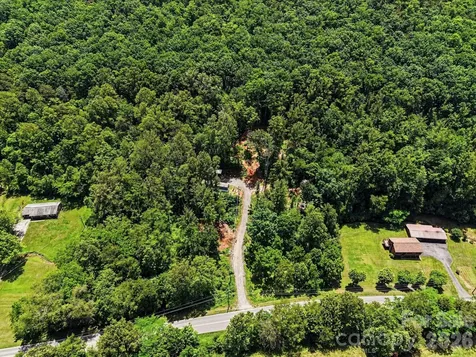 2828 E Pine Street Mount Airy NC 27030