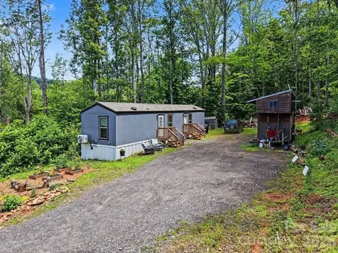 2828 E Pine Street Mount Airy NC 27030