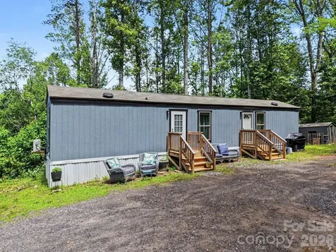 2828 E Pine Street Mount Airy NC 27030
