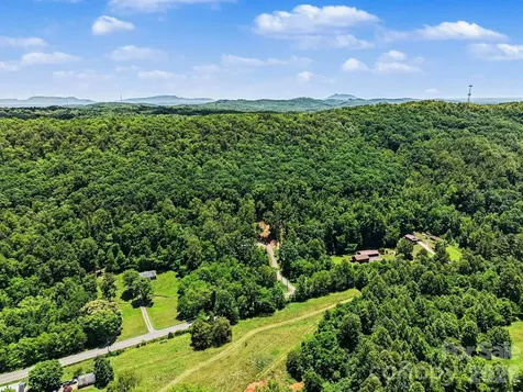 2828 E Pine Street Mount Airy NC 27030