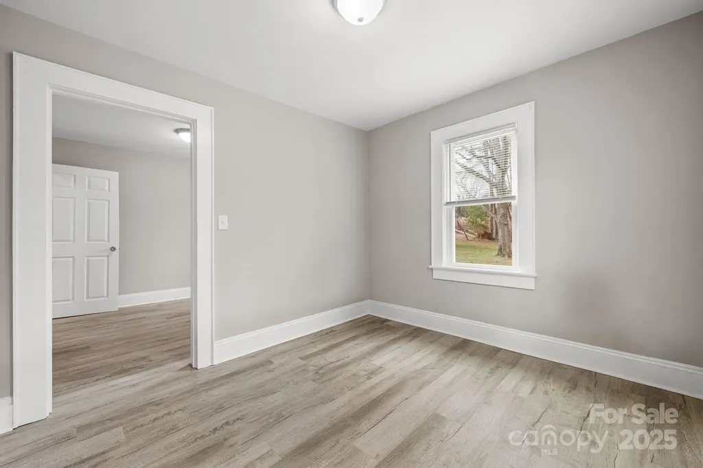 1529 4th Street NE Hickory NC 28601