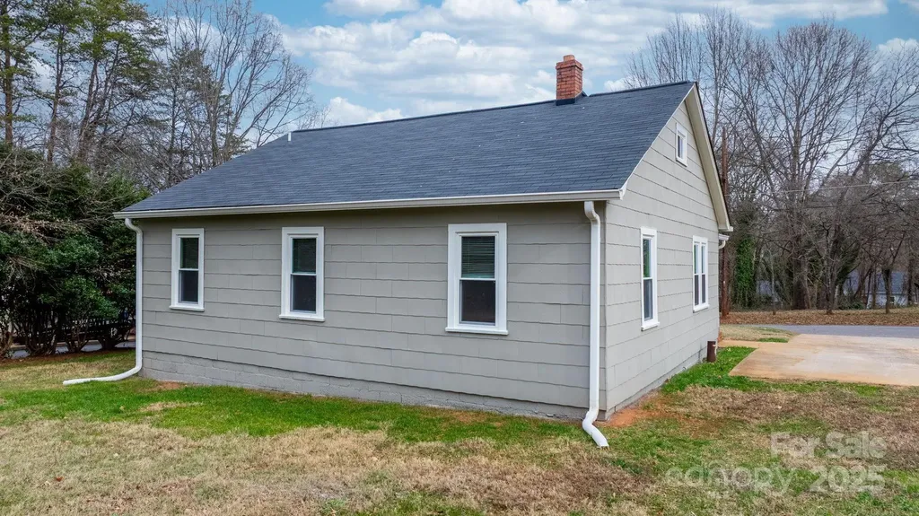 1529 4th Street NE Hickory NC 28601