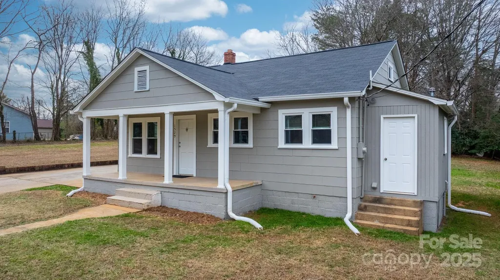 1529 4th Street NE Hickory NC 28601