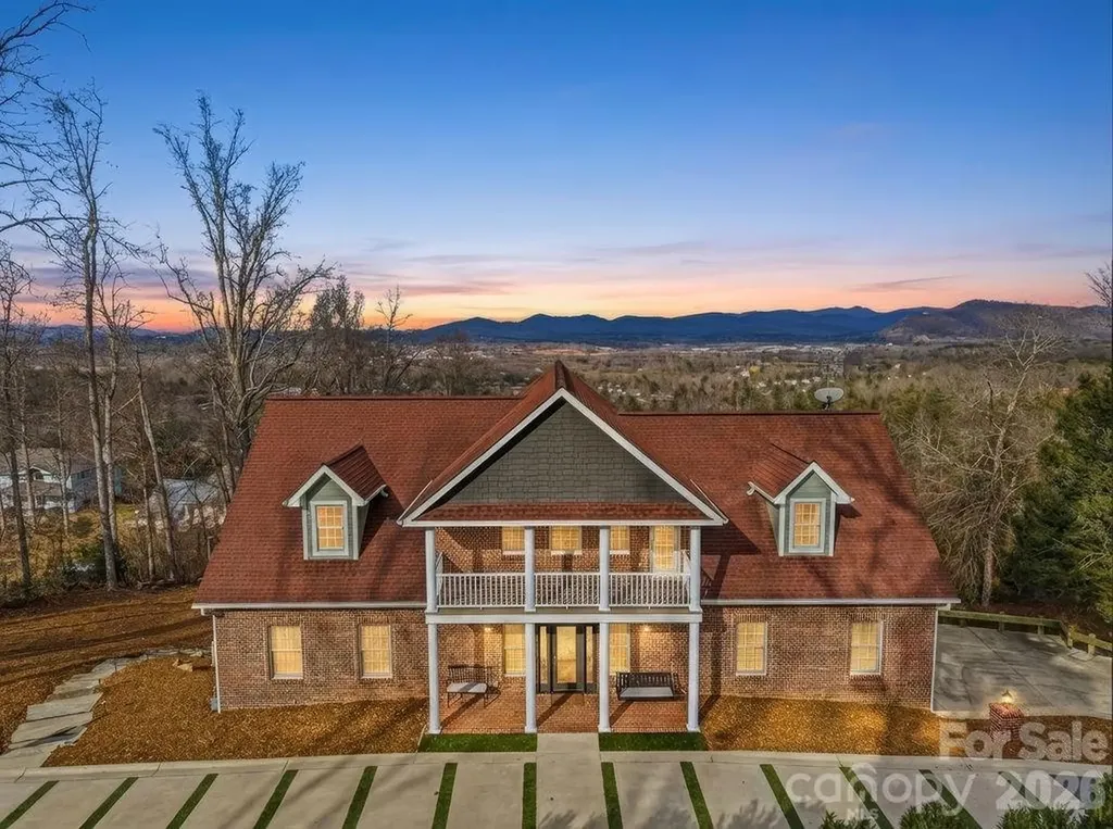 38 Sweetwater Oaks Drive Fletcher NC 28732