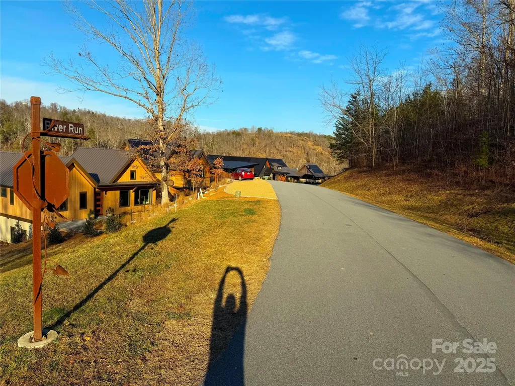 2 River Run Asheville NC 28804