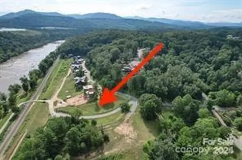 2 River Run Asheville NC 28804