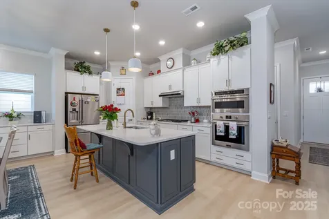 1038 Idyllic Lane Waxhaw NC 28173