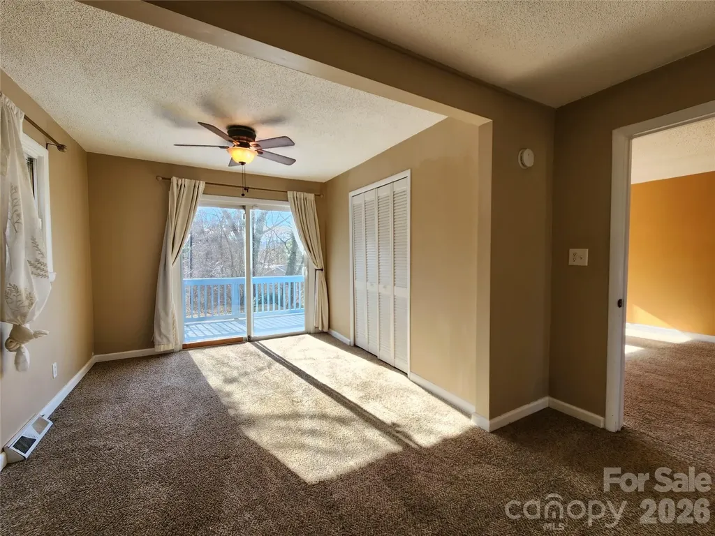 31 Stanley Street Candler NC 28715