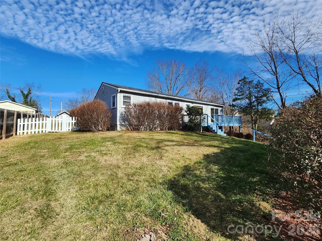 31 Stanley Street Candler NC 28715