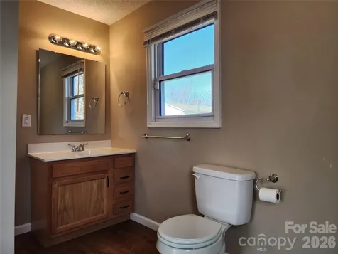 31 Stanley Street Candler NC 28715