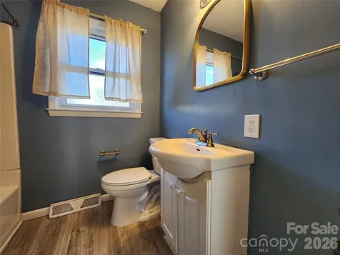 31 Stanley Street Candler NC 28715