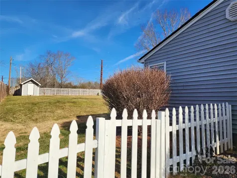 31 Stanley Street Candler NC 28715