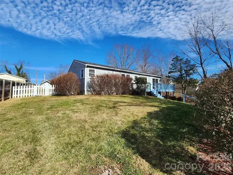 31 Stanley Street Candler NC 28715