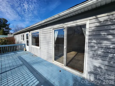 31 Stanley Street Candler NC 28715