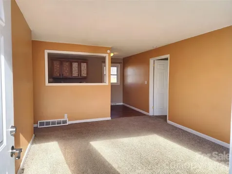 31 Stanley Street Candler NC 28715