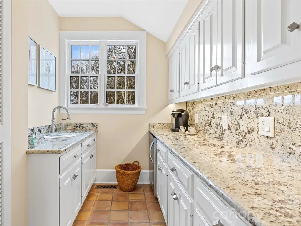 35 Peach Knob Drive Asheville NC 28804