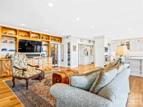 35 Peach Knob Drive Asheville NC 28804
