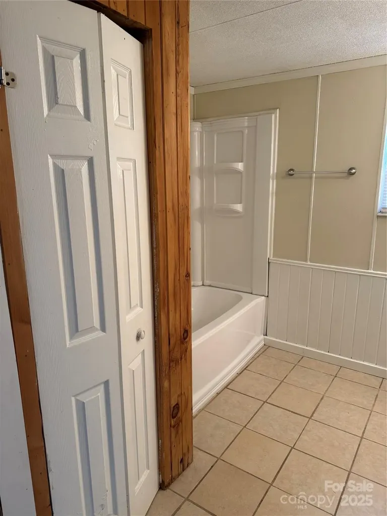 55 Twin Oaks Lane Spruce Pine NC 28777