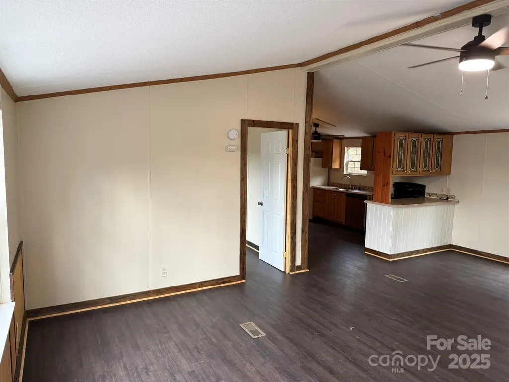 55 Twin Oaks Lane Spruce Pine NC 28777