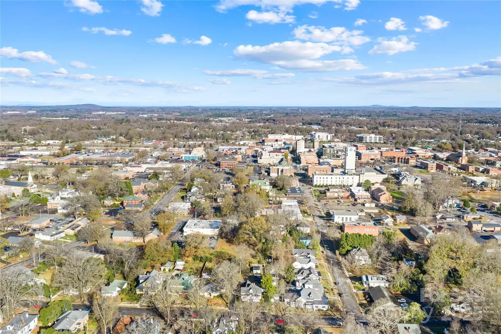 209 W 3rd Avenue Gastonia NC 28052