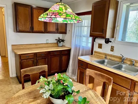67 Shawnee Trail Asheville NC 28805