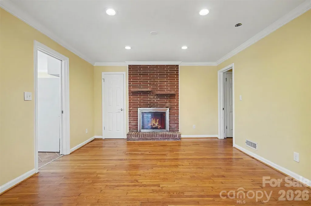 1215 Robinhood Circle Charlotte NC 28227