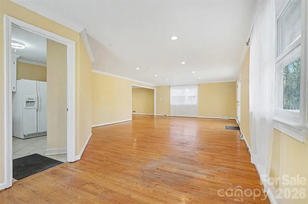 1215 Robinhood Circle Charlotte NC 28227