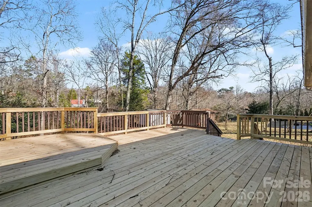 1215 Robinhood Circle Charlotte NC 28227