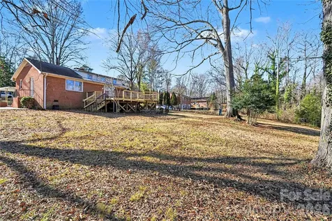 1215 Robinhood Circle Charlotte NC 28227