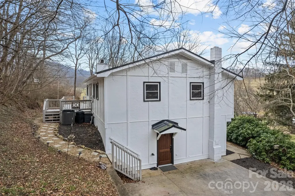 144 Pinehaven Drive Clyde NC 28721