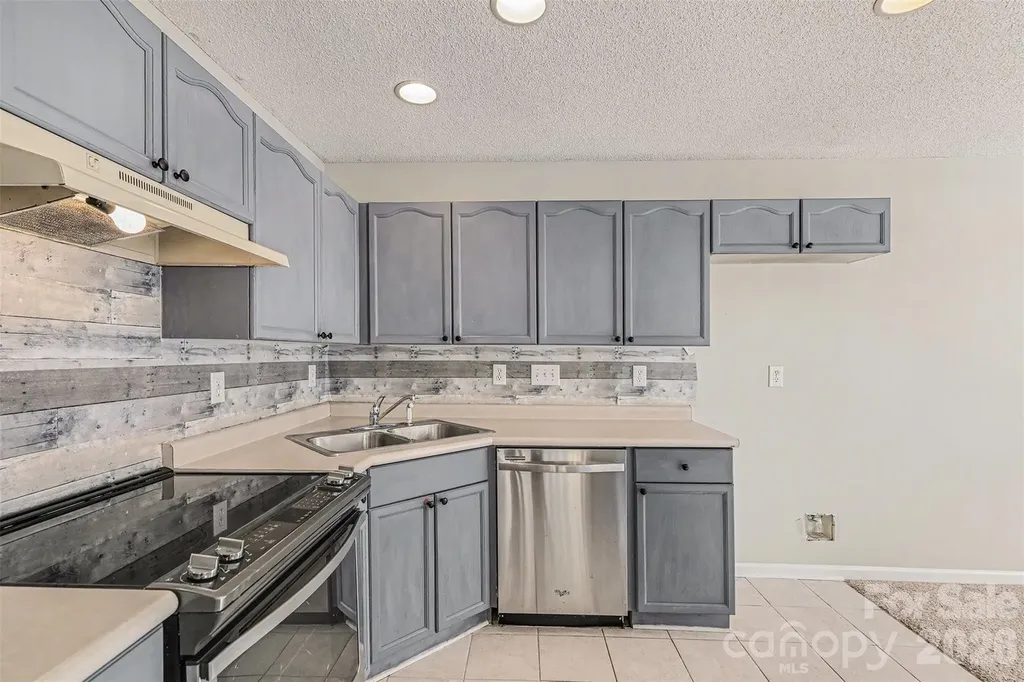 4557 Antelope Lane Charlotte NC 28269