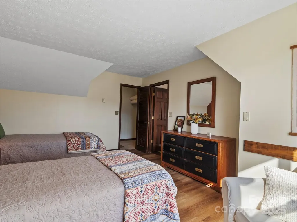 383 Overlook Drive Burnsville NC 28714
