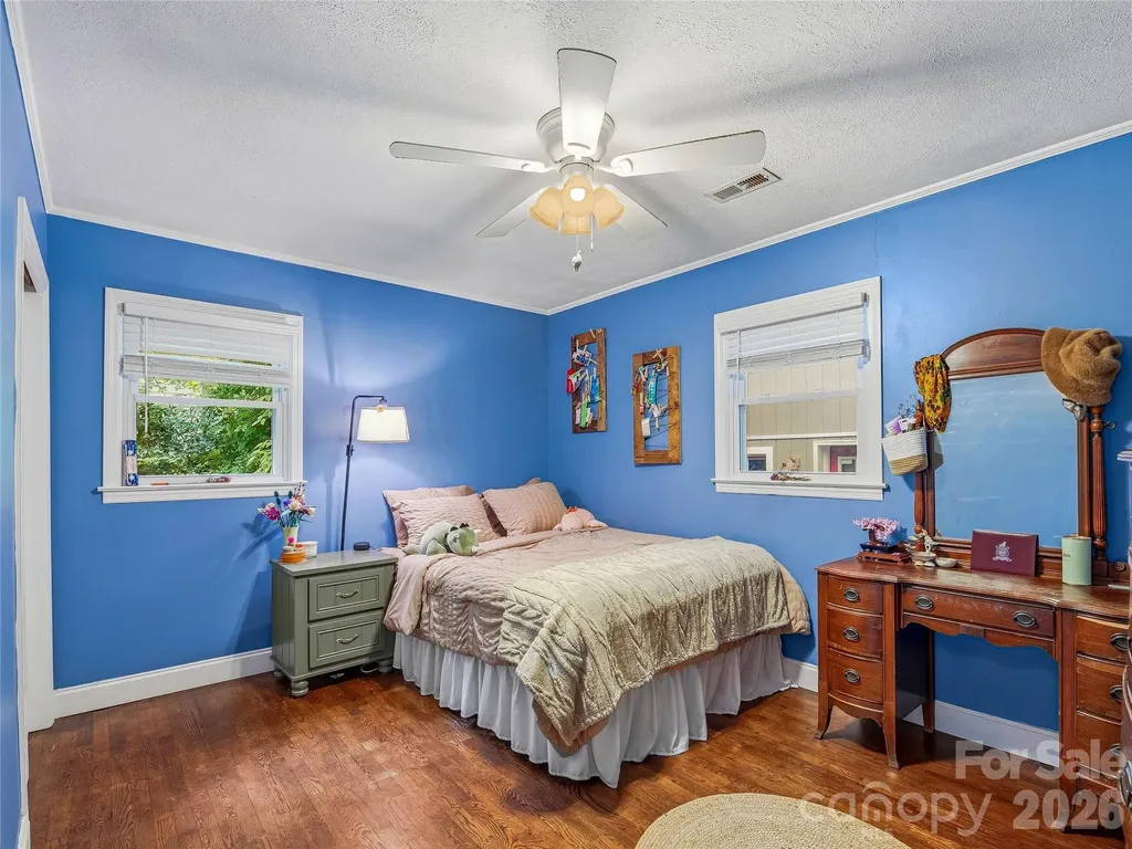 416 S Cherokee Avenue Black Mountain NC 28711