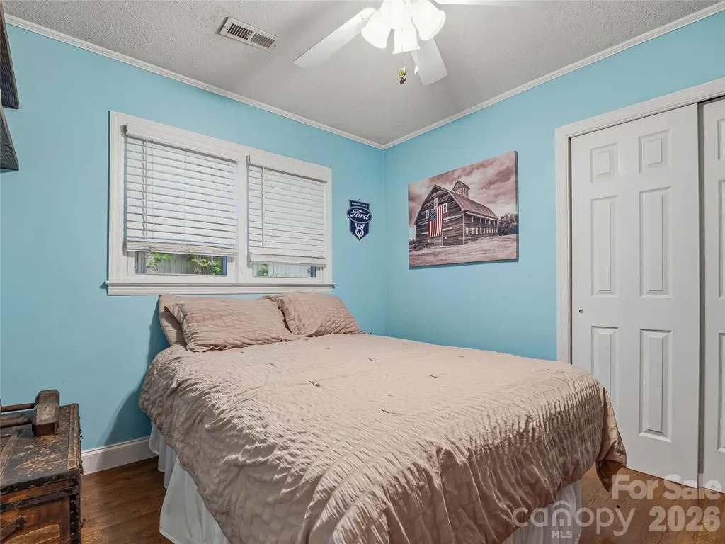 416 S Cherokee Avenue Black Mountain NC 28711