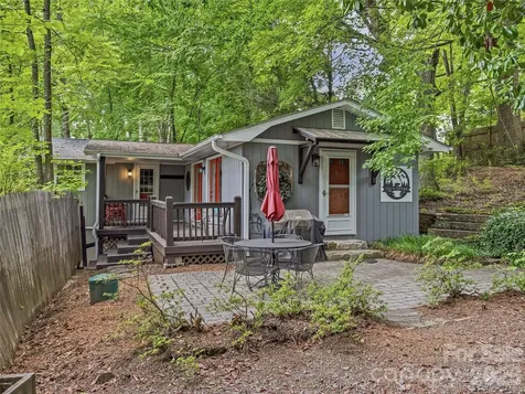 416 S Cherokee Avenue Black Mountain NC 28711