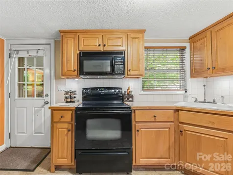 416 S Cherokee Avenue Black Mountain NC 28711