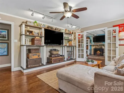416 S Cherokee Avenue Black Mountain NC 28711