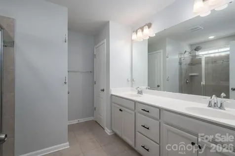 2643 Swamp Chestnut Oak Drive Gastonia NC 28056