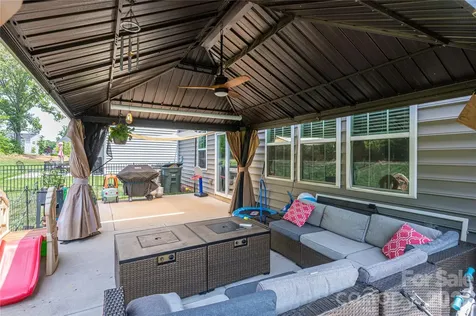 2643 Swamp Chestnut Oak Drive Gastonia NC 28056