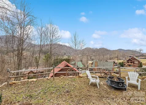 16 Hiawatha Drive Maggie Valley NC 28751