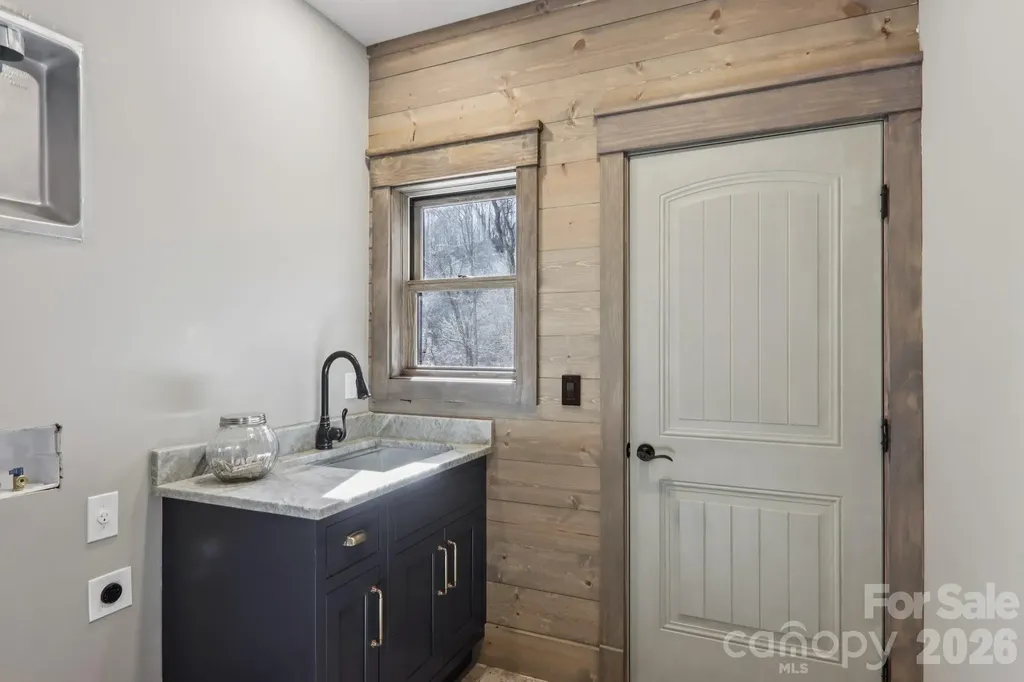 102 Iga Trail Maggie Valley NC 28751