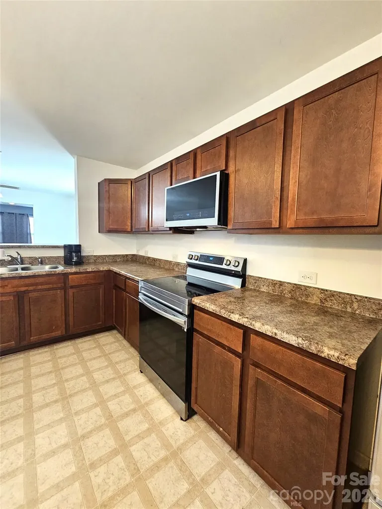 10703 Derryrush Drive Charlotte NC 28213