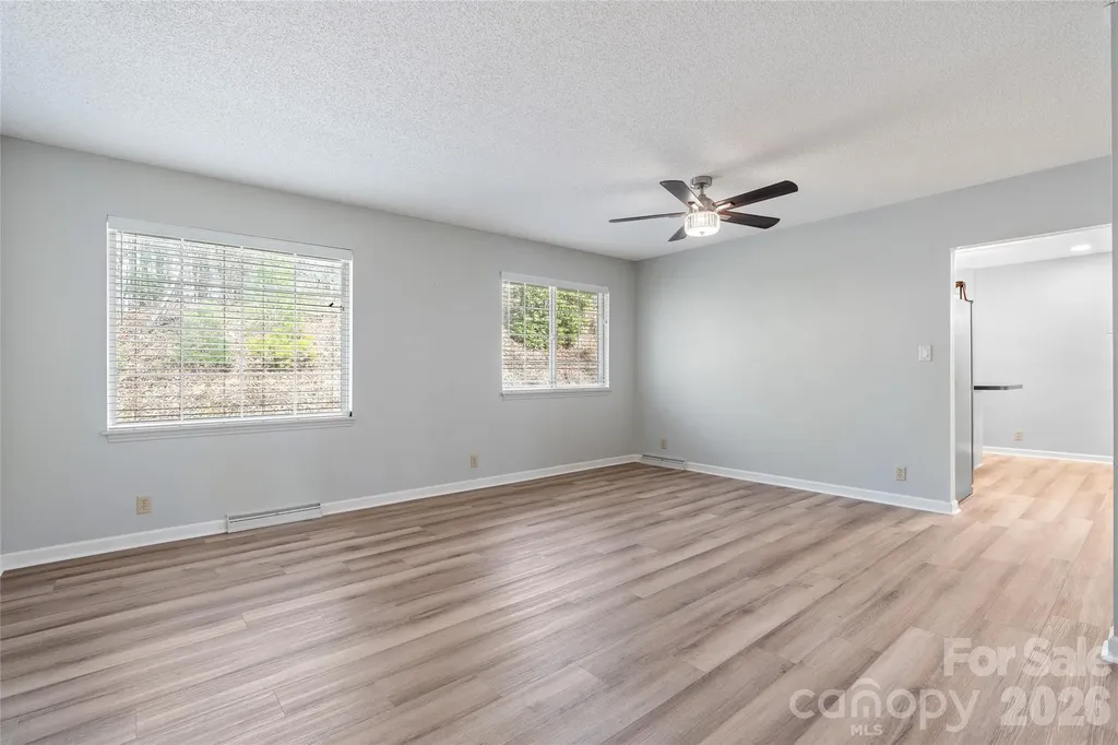 177 Country Road Brevard NC 28712